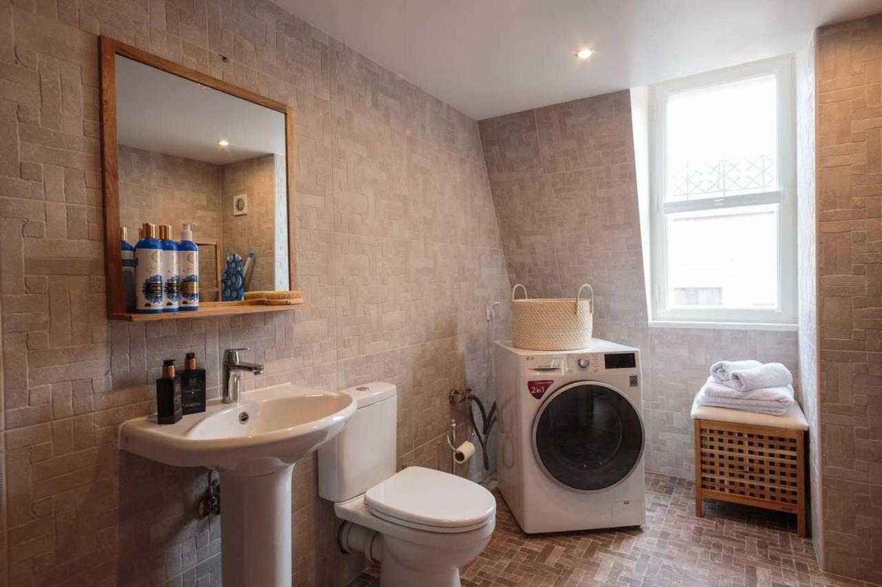 Luxury Penthouse With Terrace & Sauna In Old Town Tallinn Exteriör bild